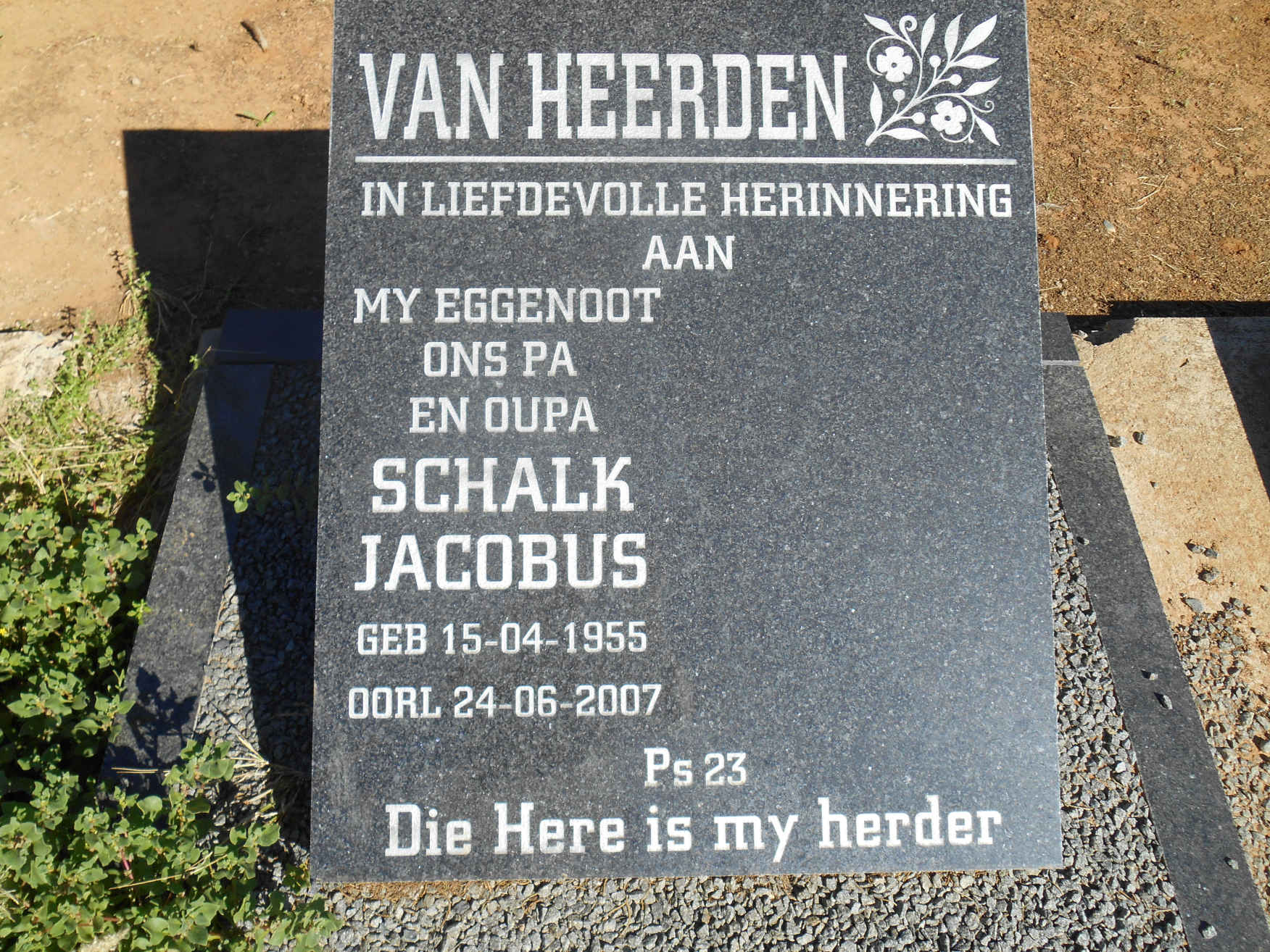 Photo from /search/photos/South Africa/Eastern Cape/GRAAFF-REINET NEW CEMETERY/van heerden_sj.JPG